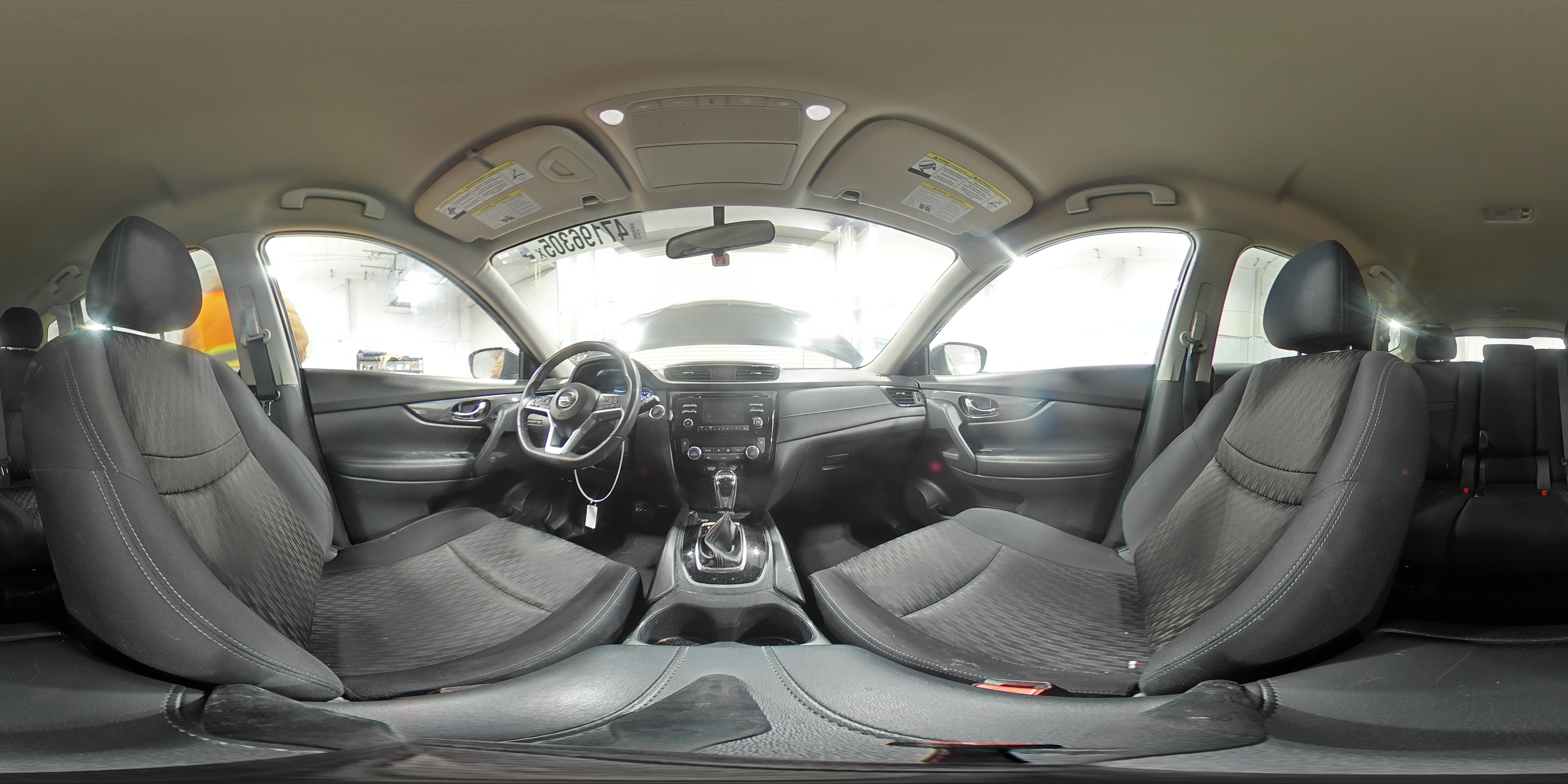 2017 Nissan Rogue - Image 15