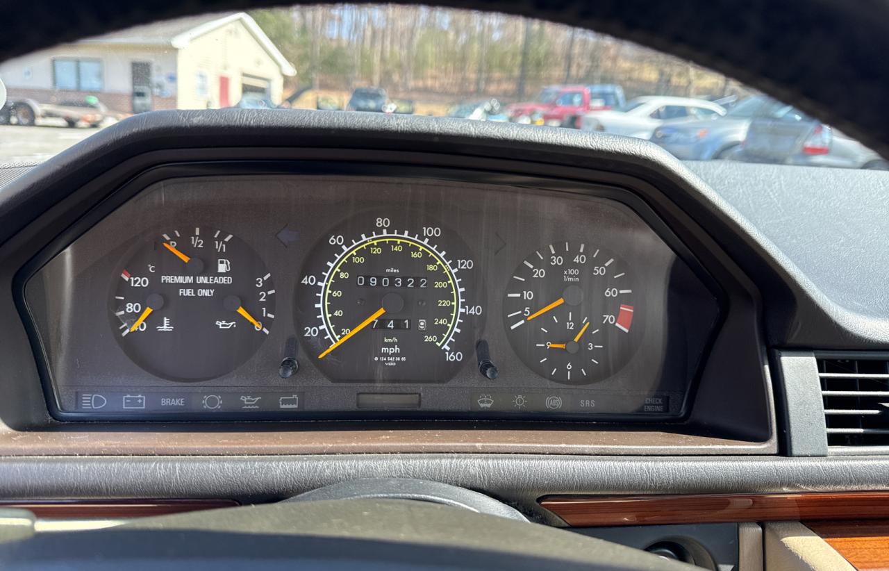 1994 Mercedes-Benz E 320 VIN: WDBEA32E2RC090839 Lot: 49449775