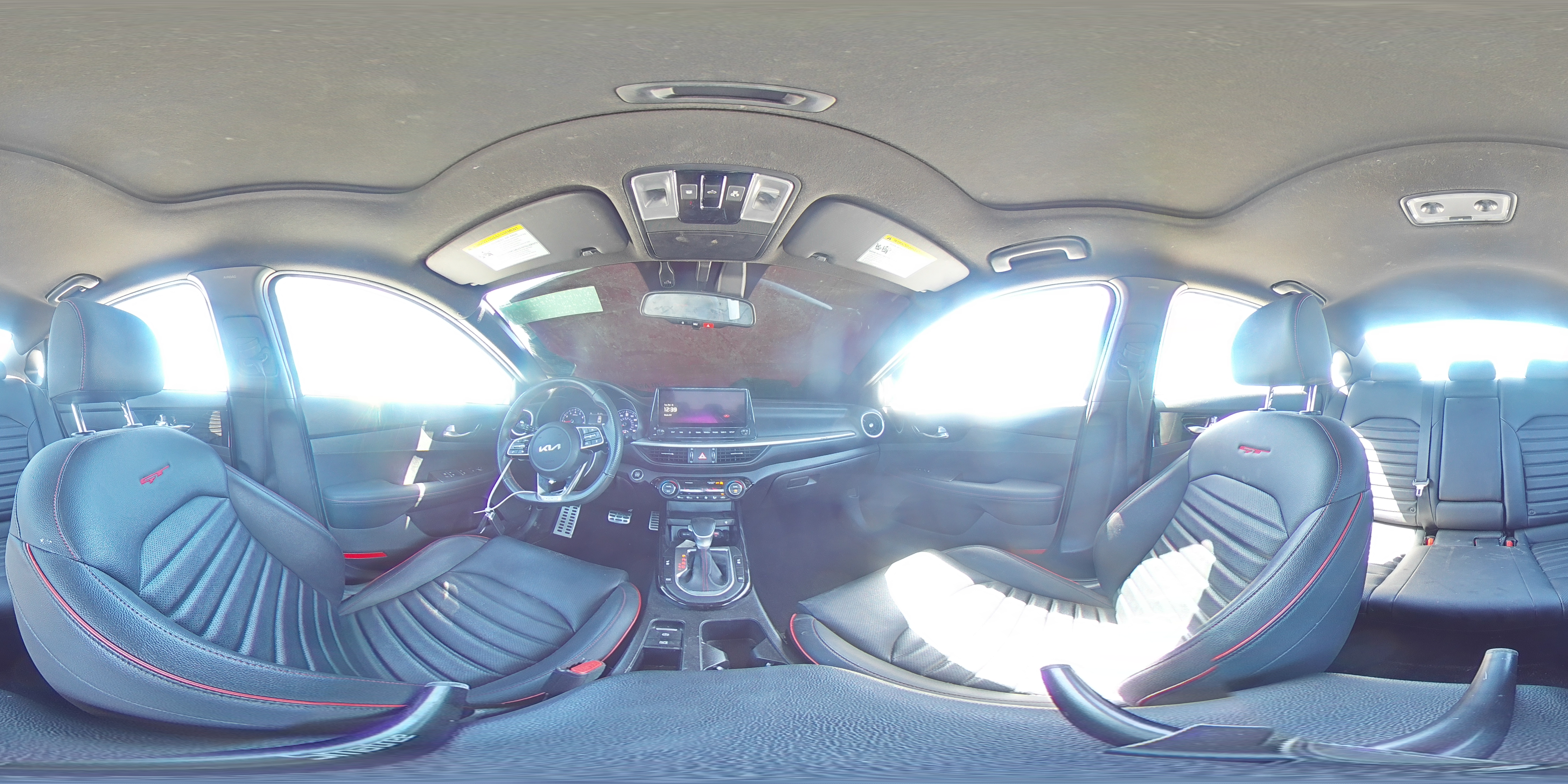 2023 Kia Forte - Image 13