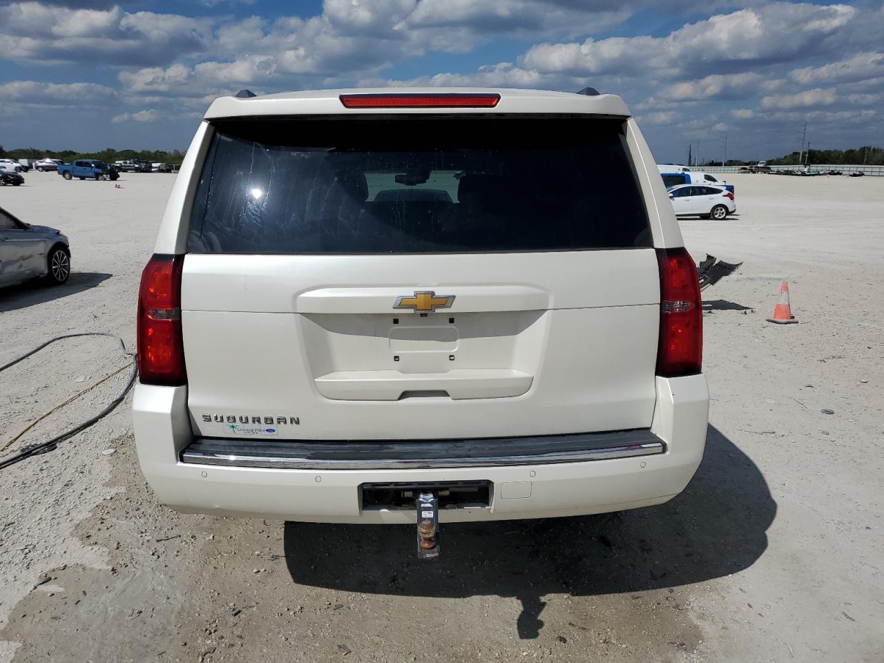 2015 Chevrolet Suburban - Image 6