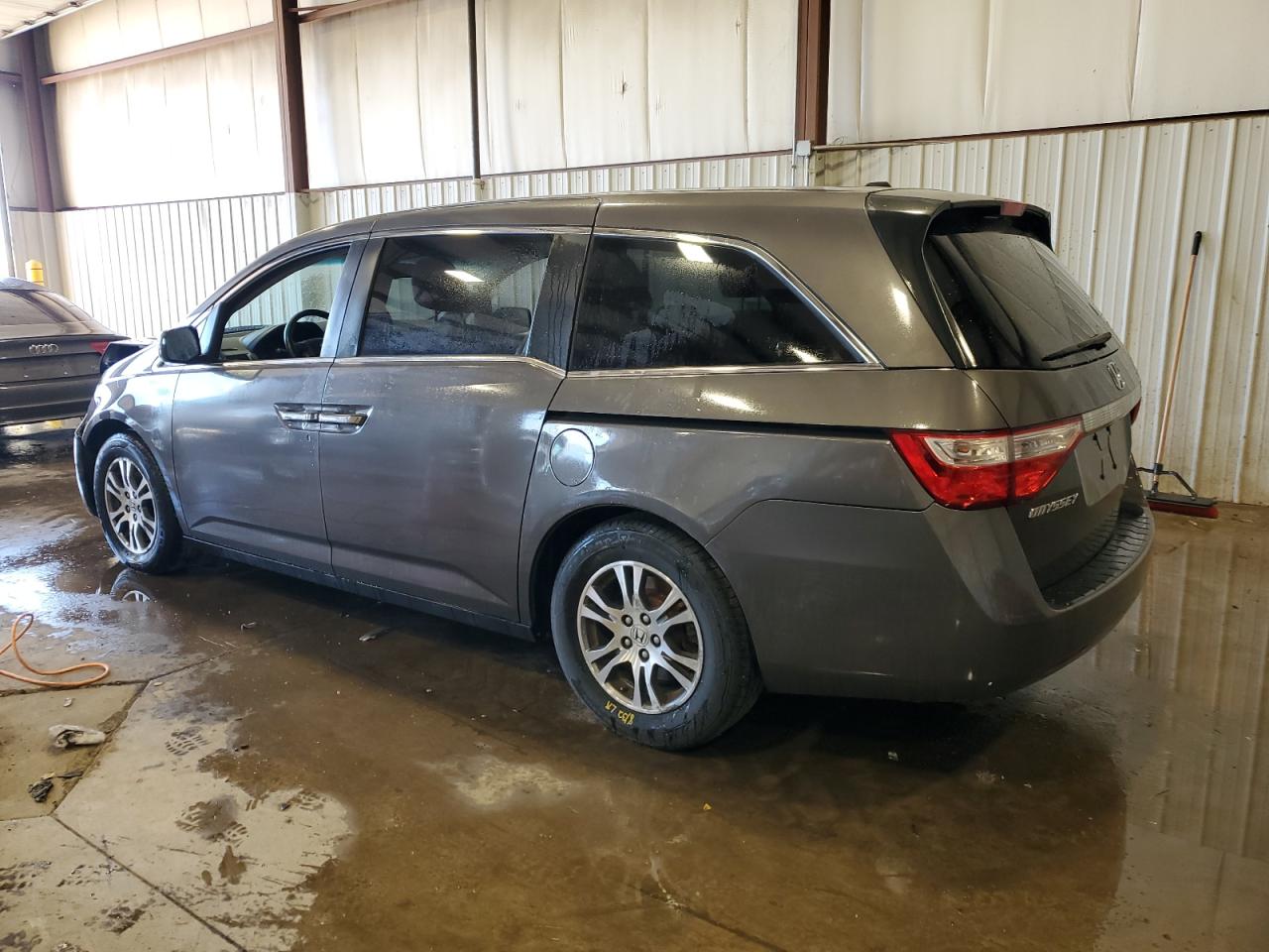 2012 Honda Odyssey - Image 2