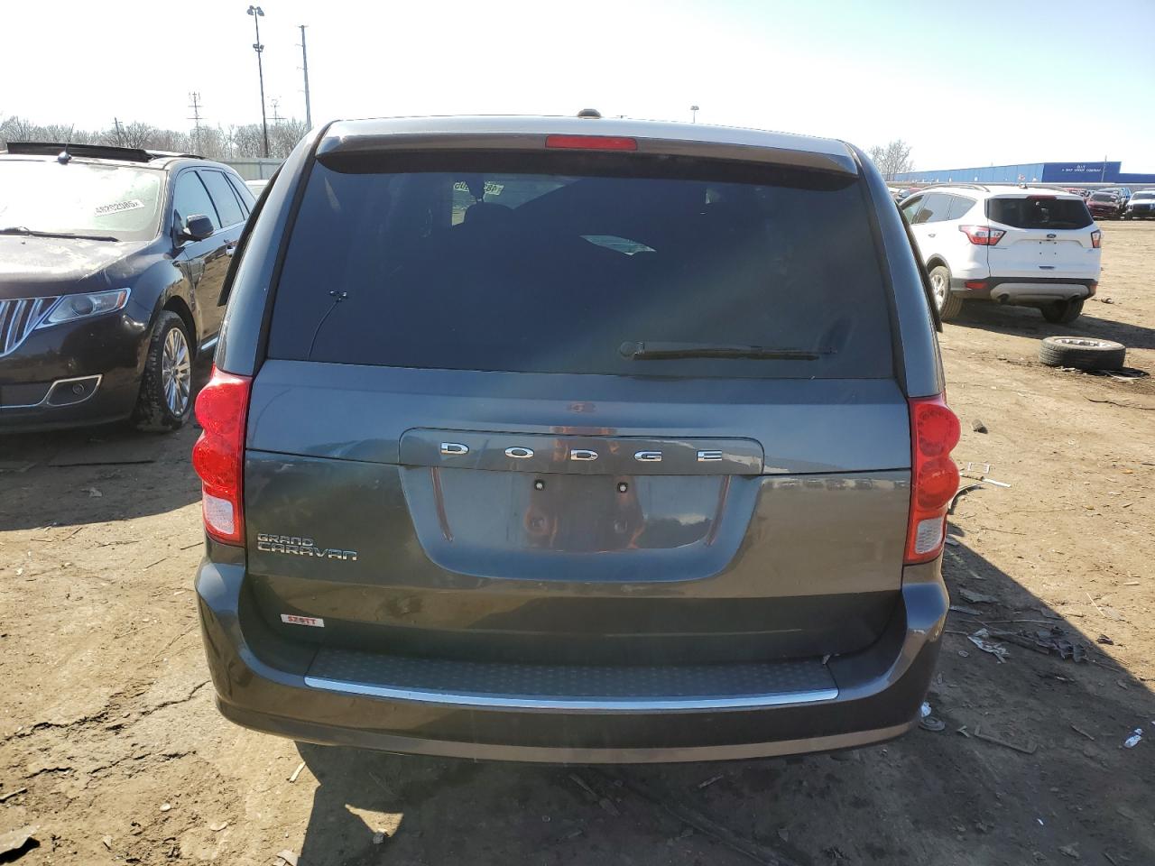 2015 Dodge Caravan - Image 6