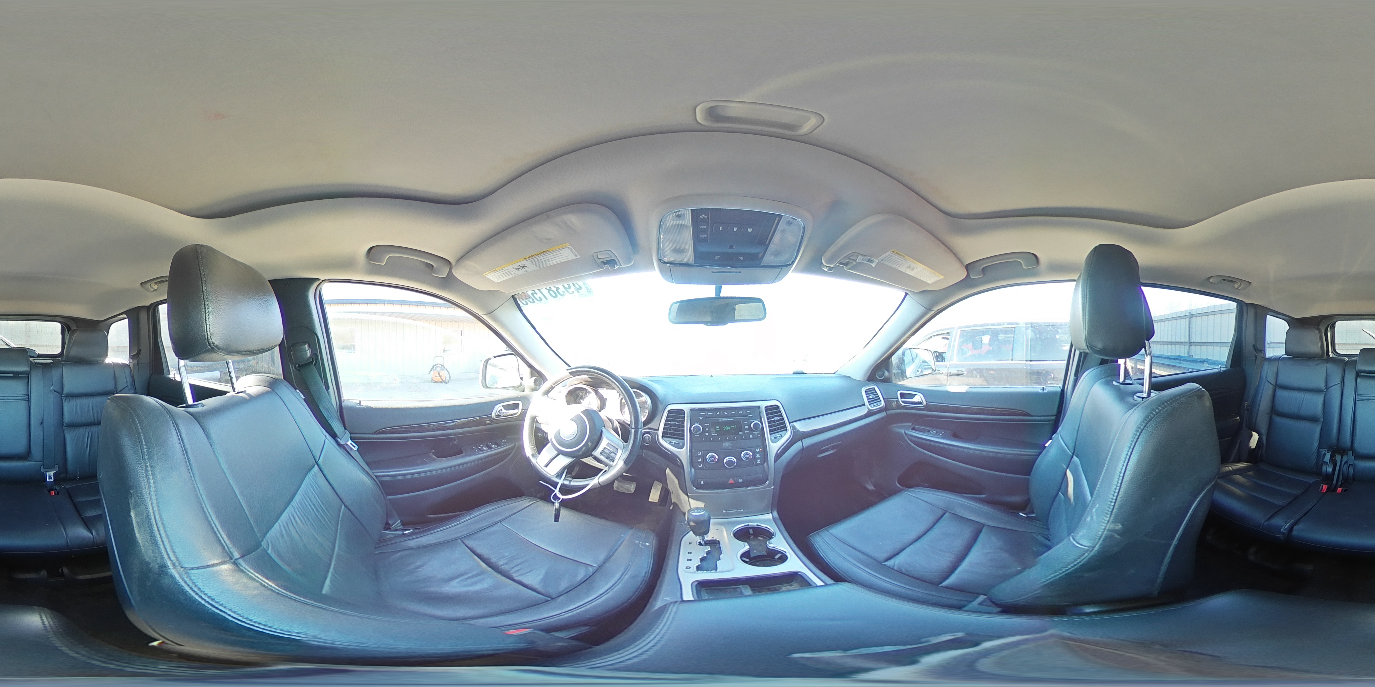 2012 Jeep Grand Cherokee - Image 16