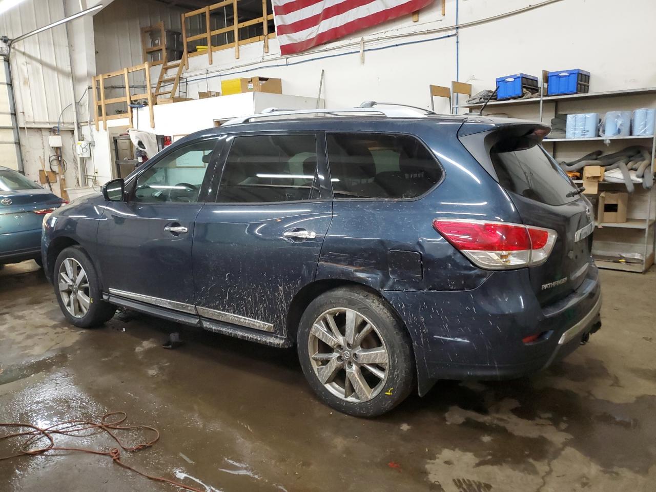 2013 Nissan Pathfinder - Image 2
