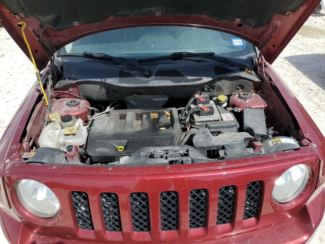 2015 Jeep Liberty (Patriot) - Image 12