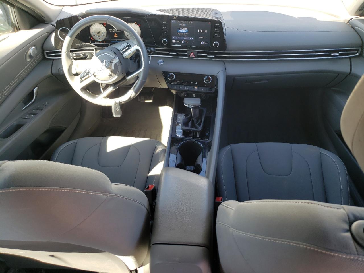 2021 Hyundai Elantra - Image 8
