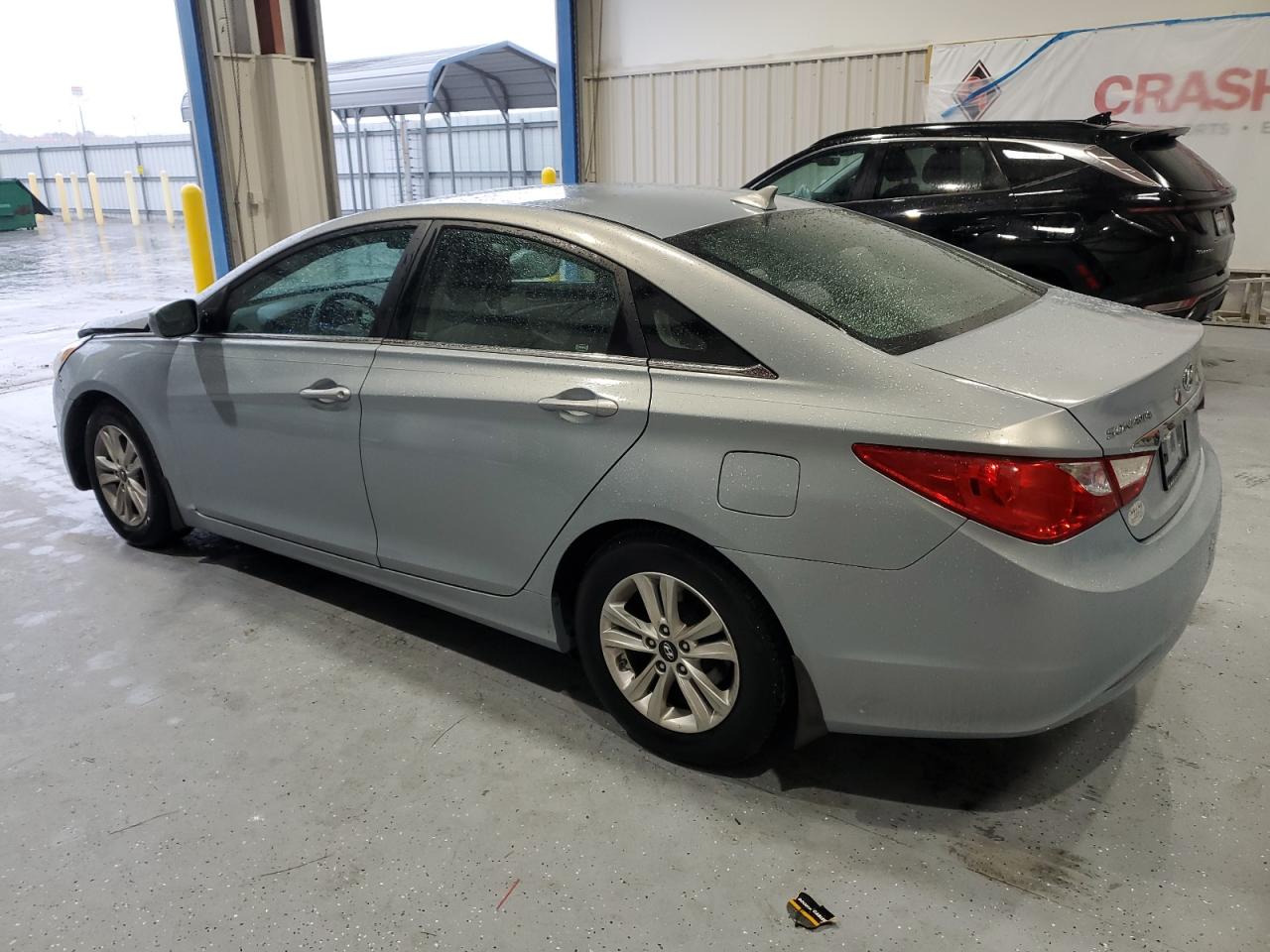 2011 Hyundai Sonata - Image 2