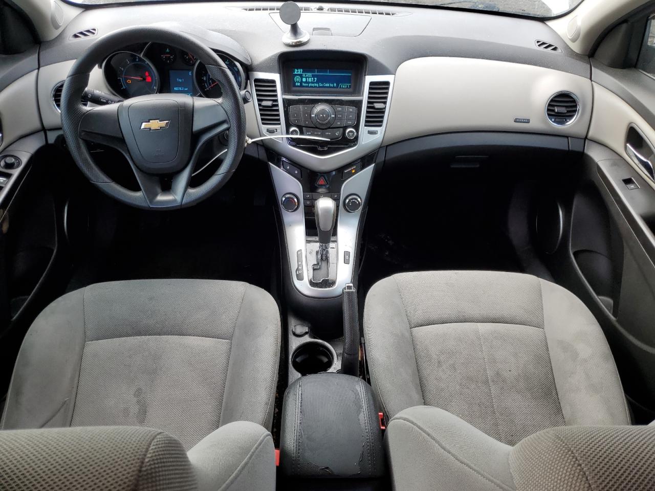2011 Chevrolet Cruze - Image 8