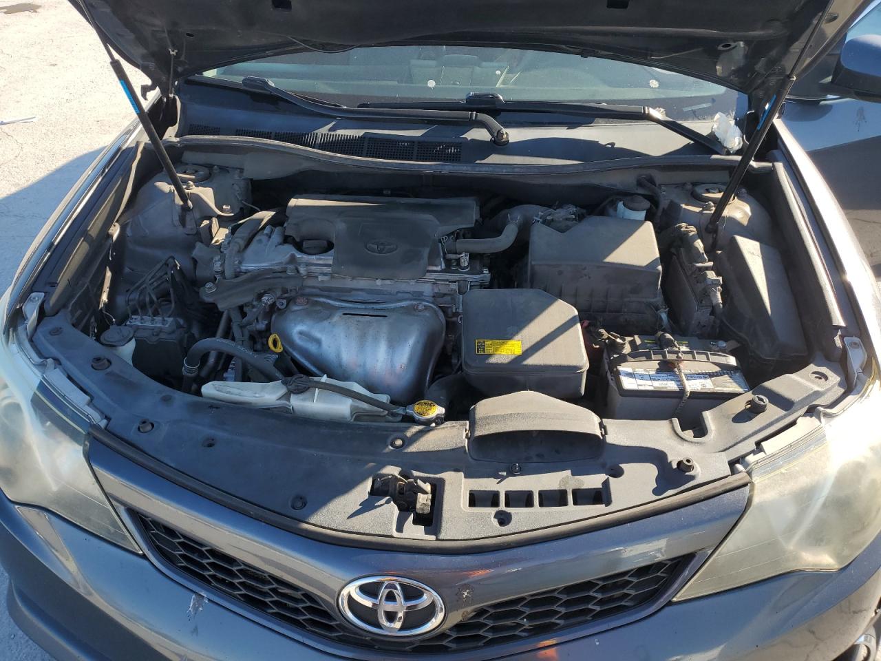 2012 Toyota Camry - Image 12
