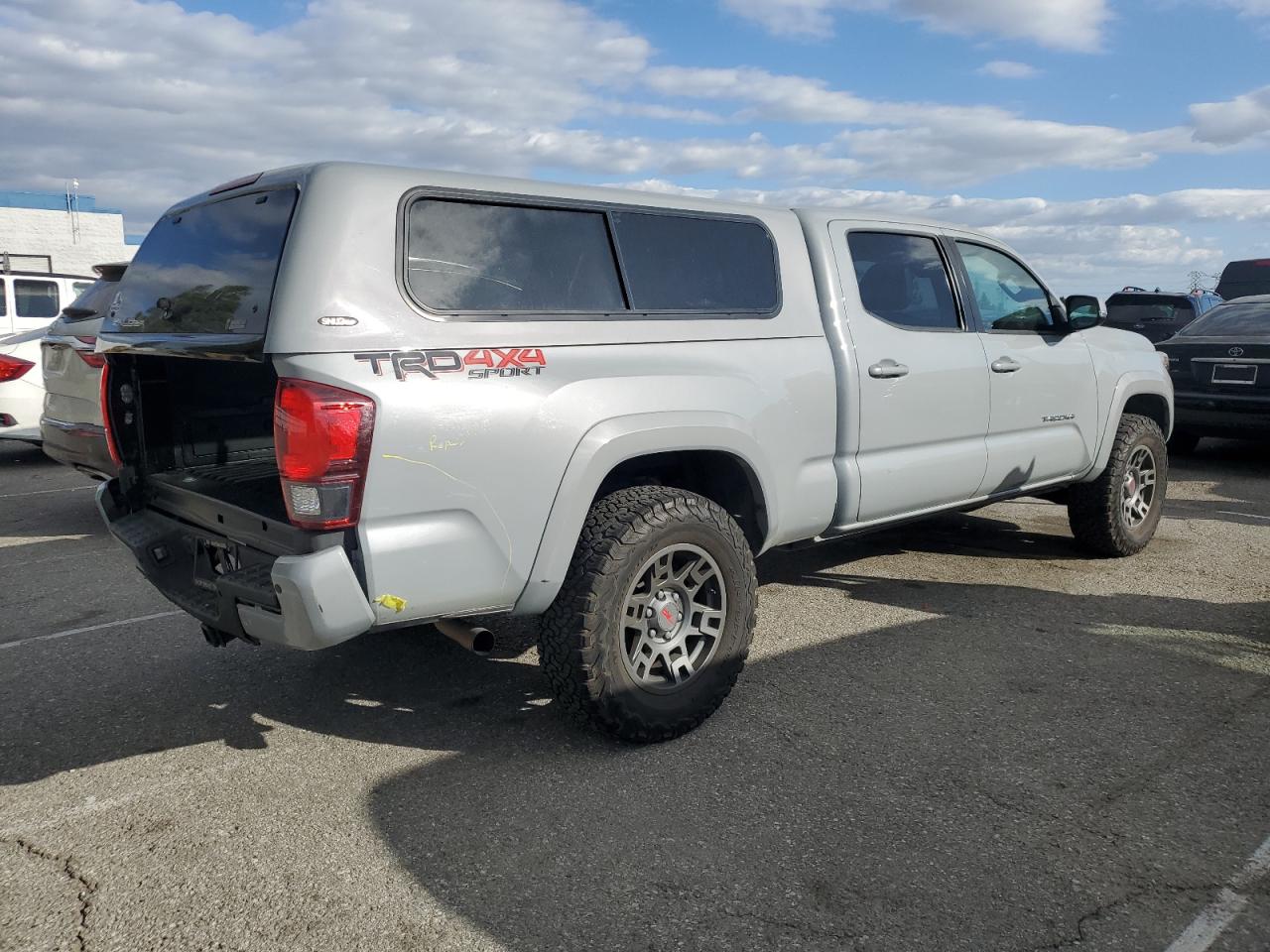 2018 Toyota Tacoma - Image 3