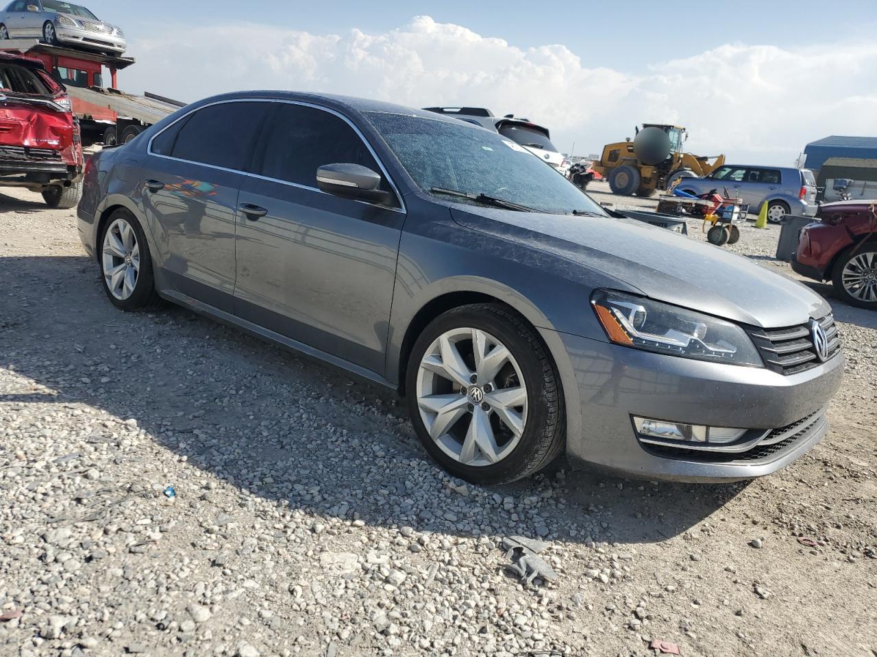 2015 Volkswagen Passat - Image 4
