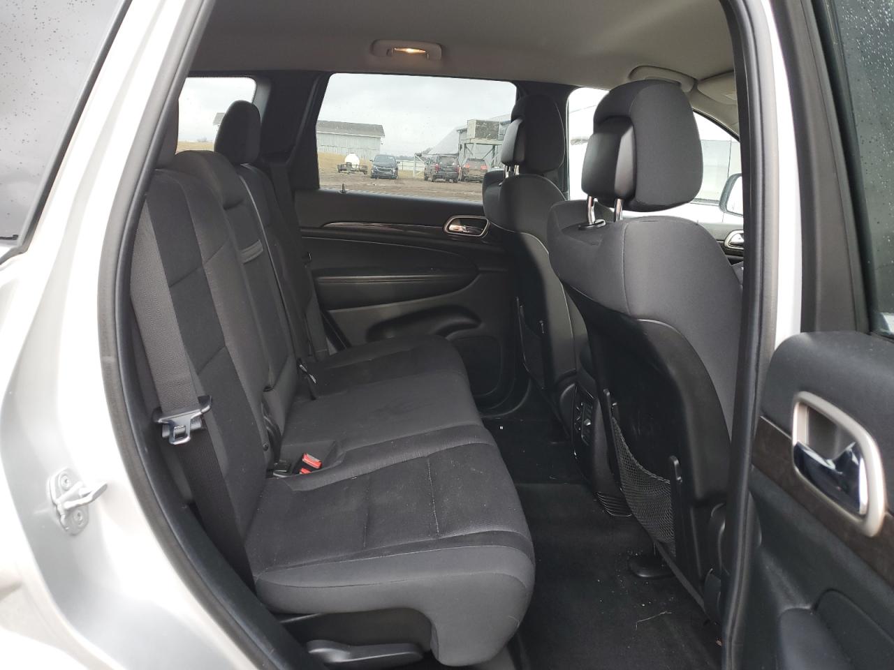 2012 Jeep Grand Cherokee - Image 11