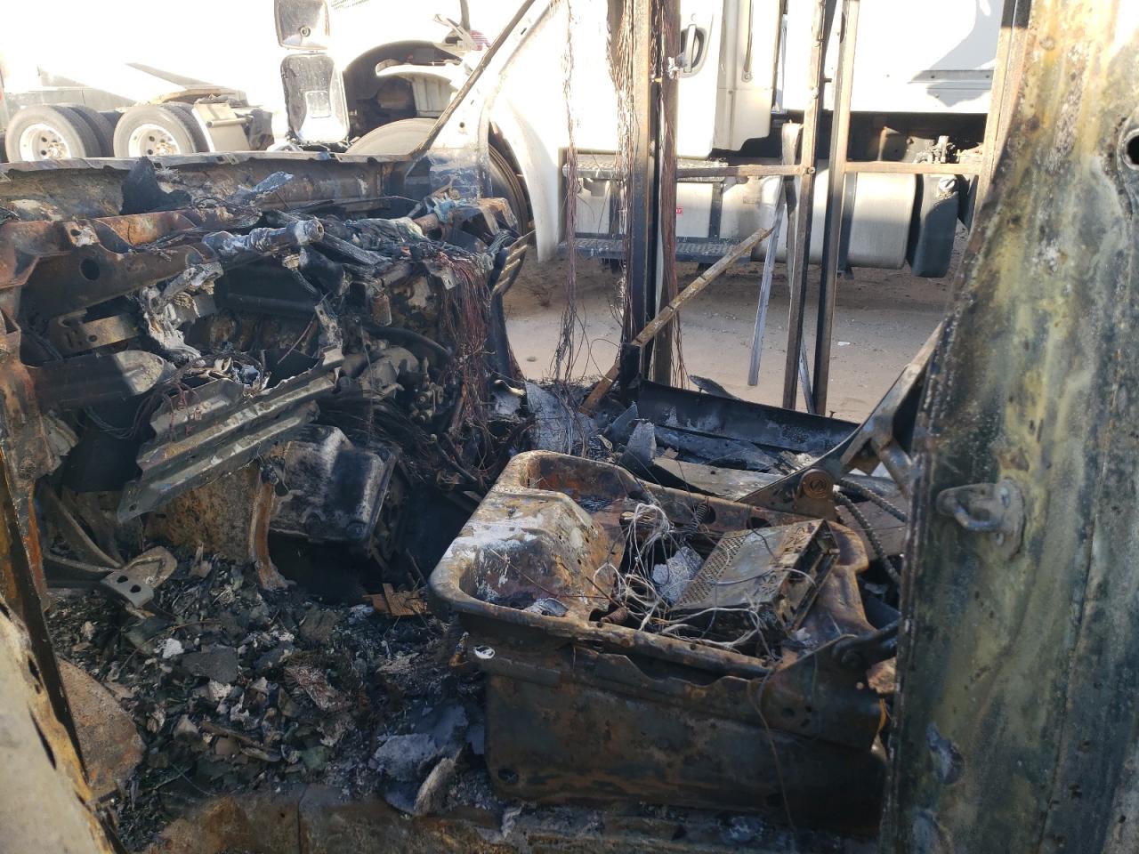 1998 Ford Econoline Commercial VIN: 1FDXE40S4WHA22033 Lot: 49981515