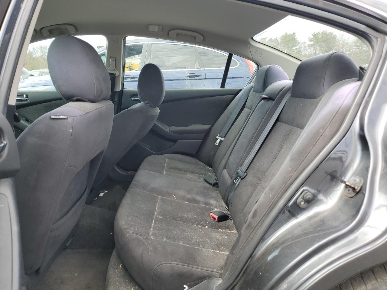 2010 Nissan Altima - Image 10