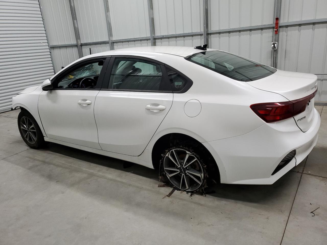 2022 Kia Forte - Image 2