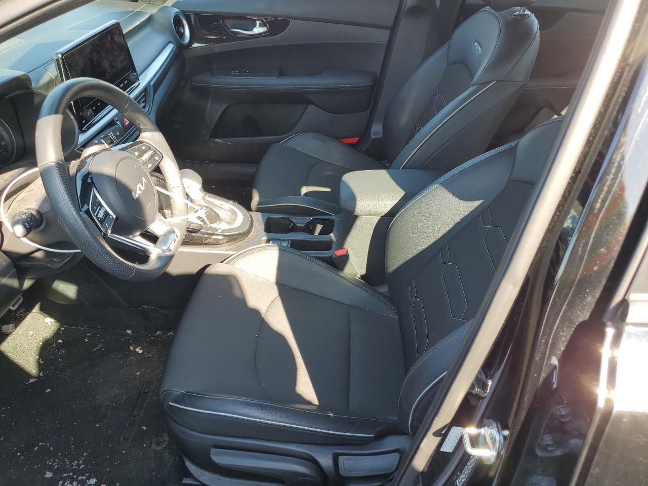 2024 Kia Forte - Image 7