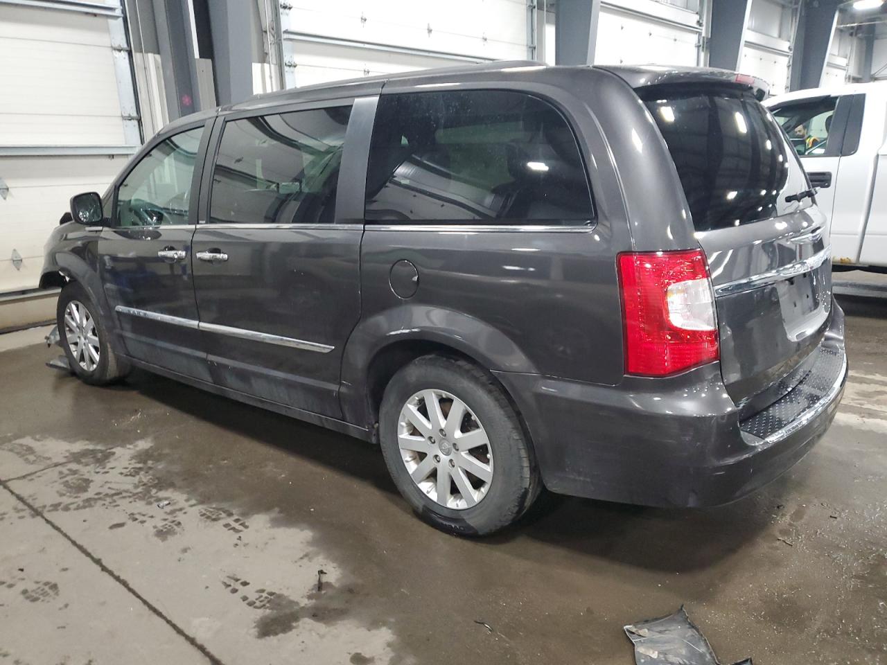 2015 Chrysler Town & Country - Image 2
