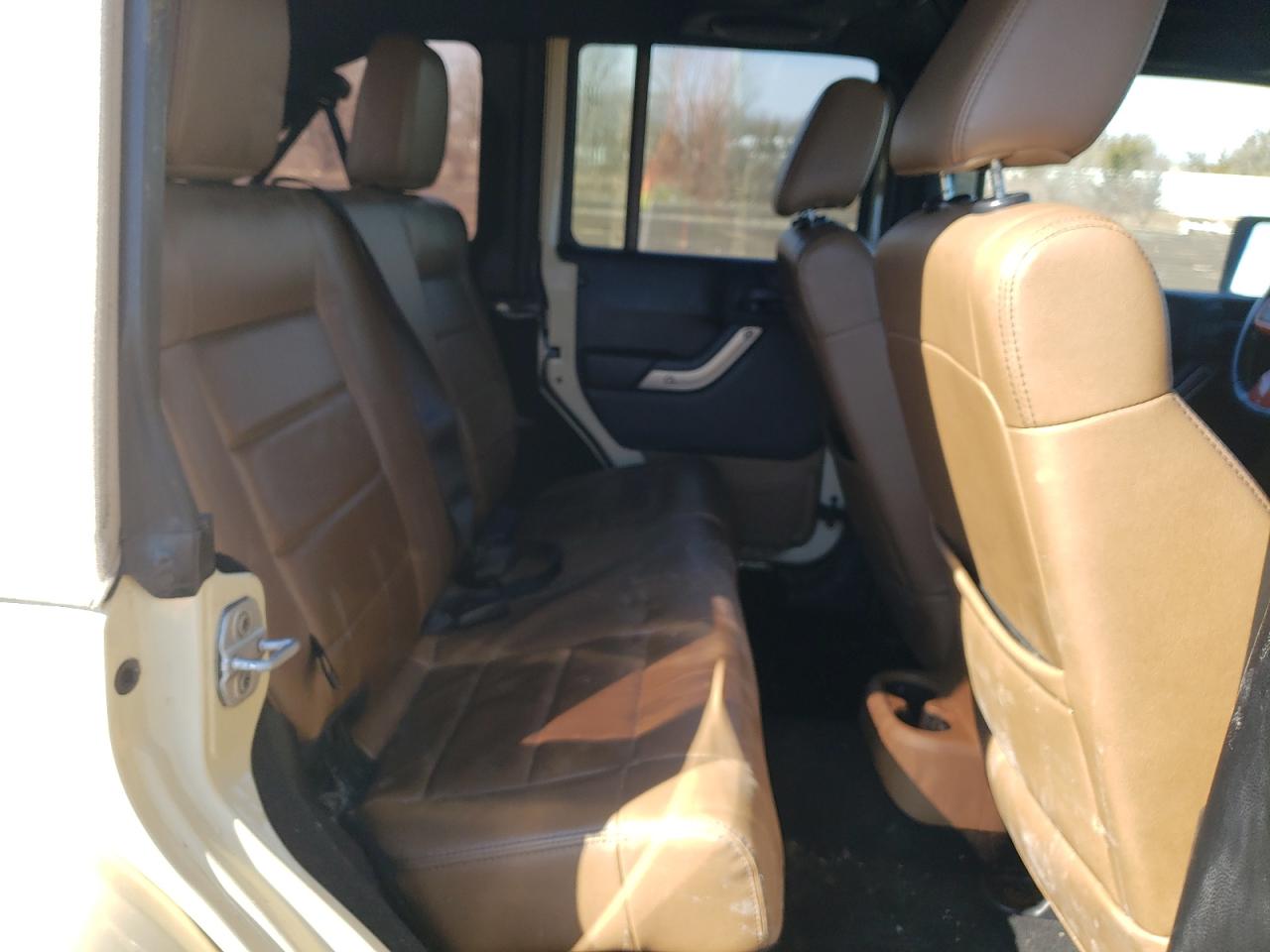 2011 Jeep Wrangler - Image 10