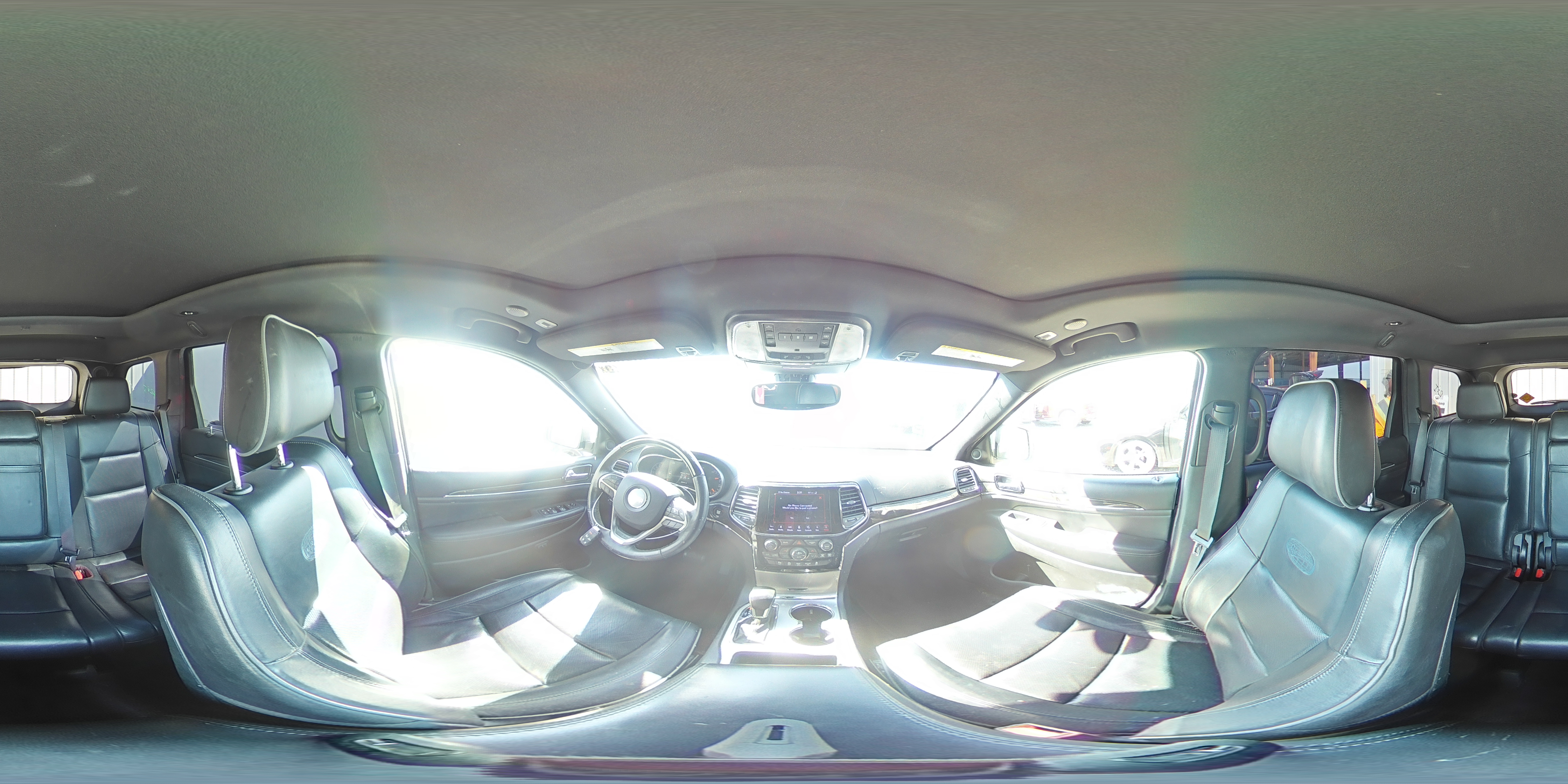 2019 Jeep Grand Cherokee - Image 16