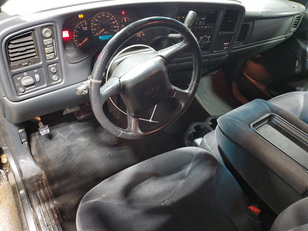 2002 GMC Sierra - Image 8