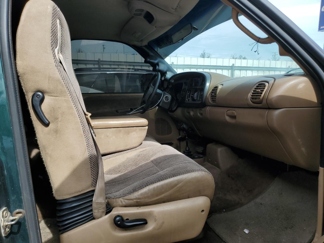1998 Dodge Ram VIN: 3B7KF226WG193581 Lot: 49373075