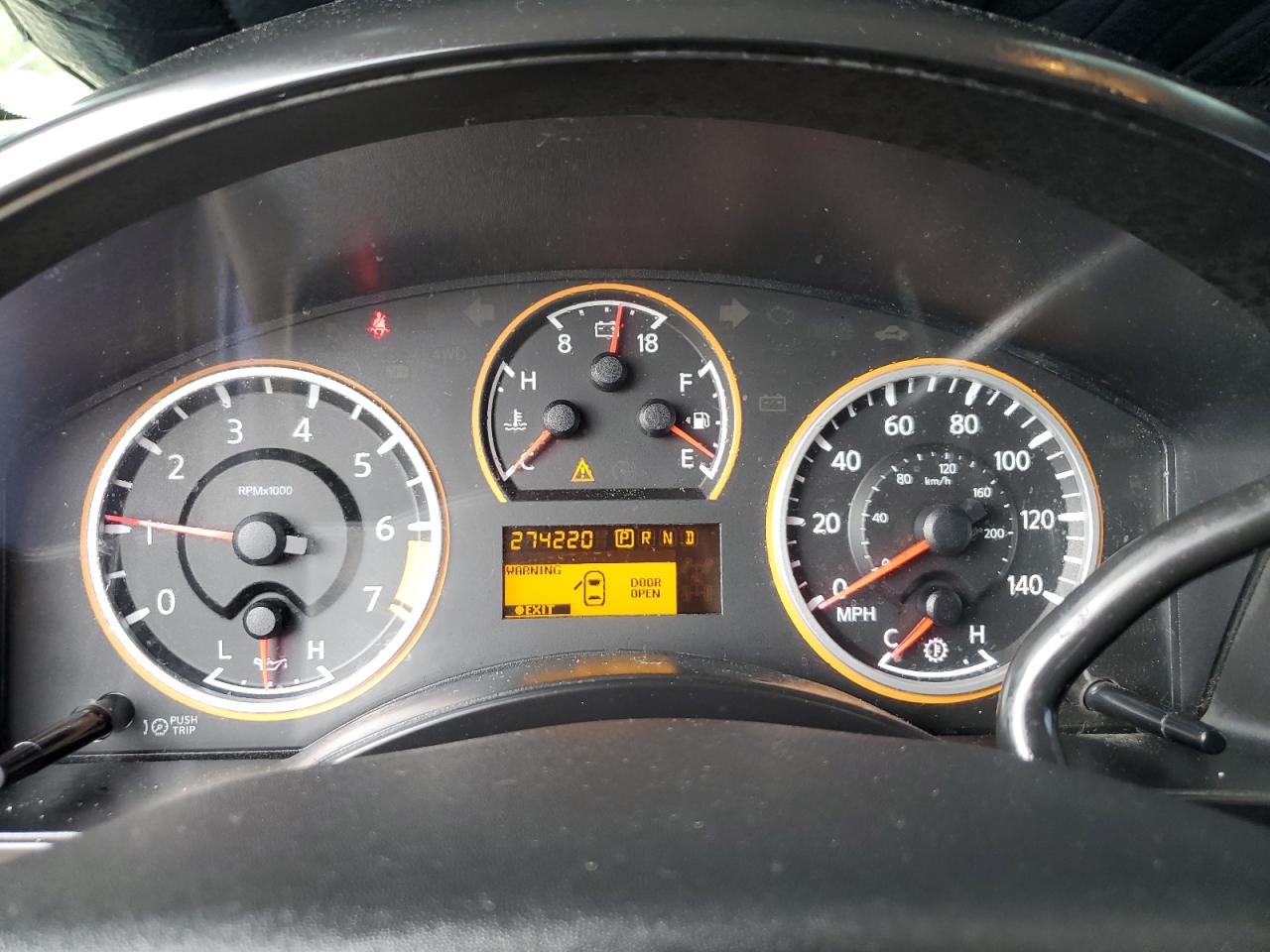 2013 Nissan Titan - Image 9