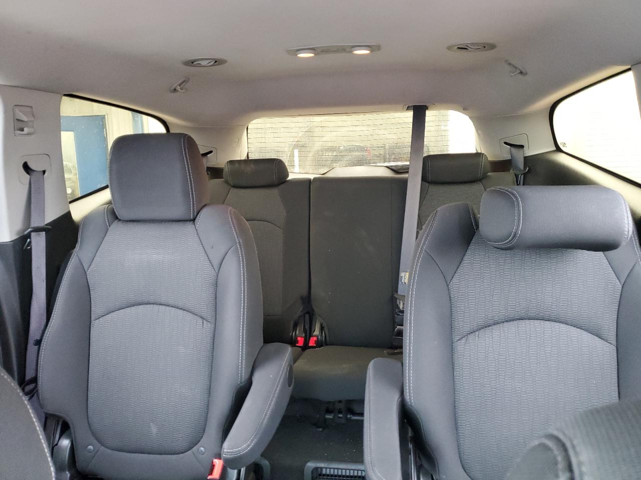 2014 Chevrolet Traverse - Image 10