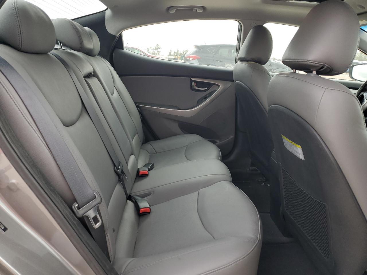 2013 Hyundai Elantra - Image 10
