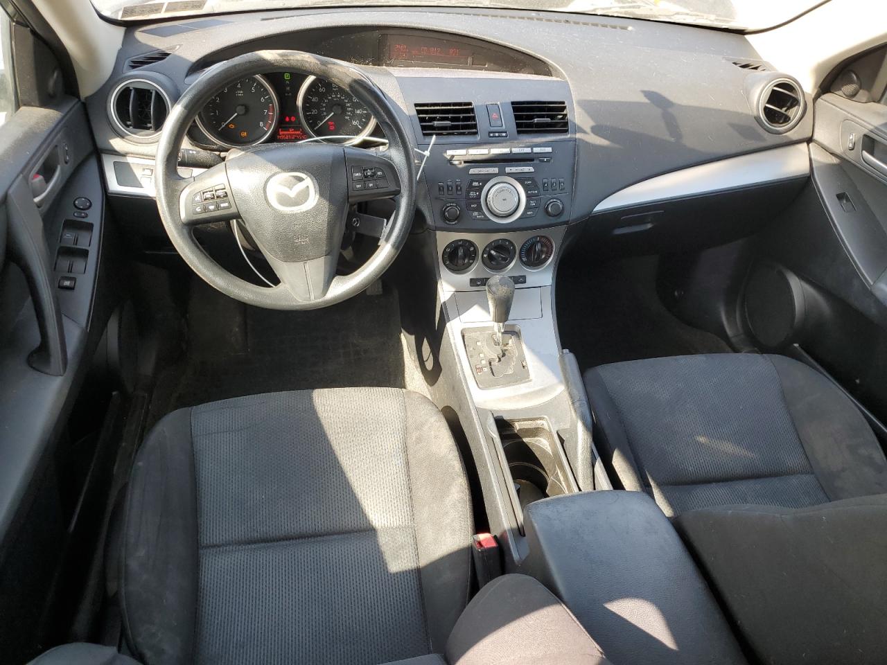 2010 Mazda 3 - Image 8