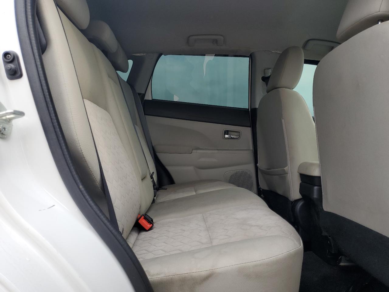 2021 Mitsubishi Outlander - Image 11