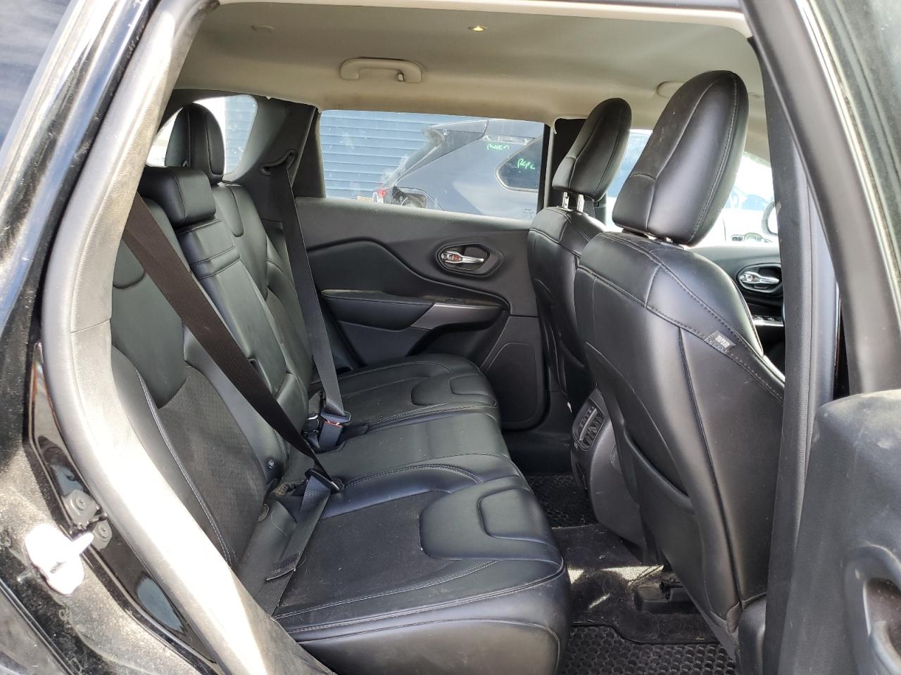 2019 Jeep Grand Cherokee - Image 11