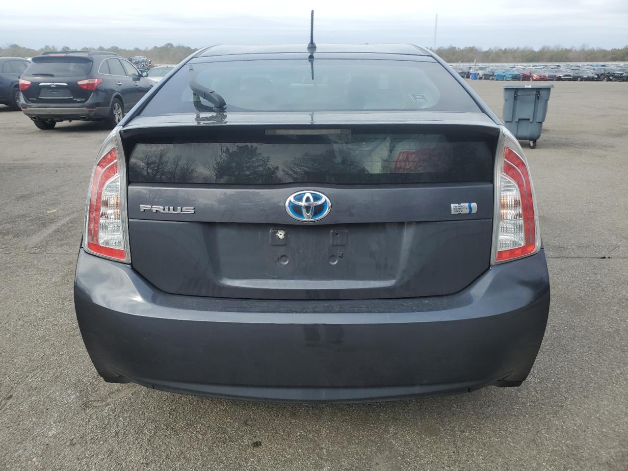 2012 Toyota Prius - Image 6