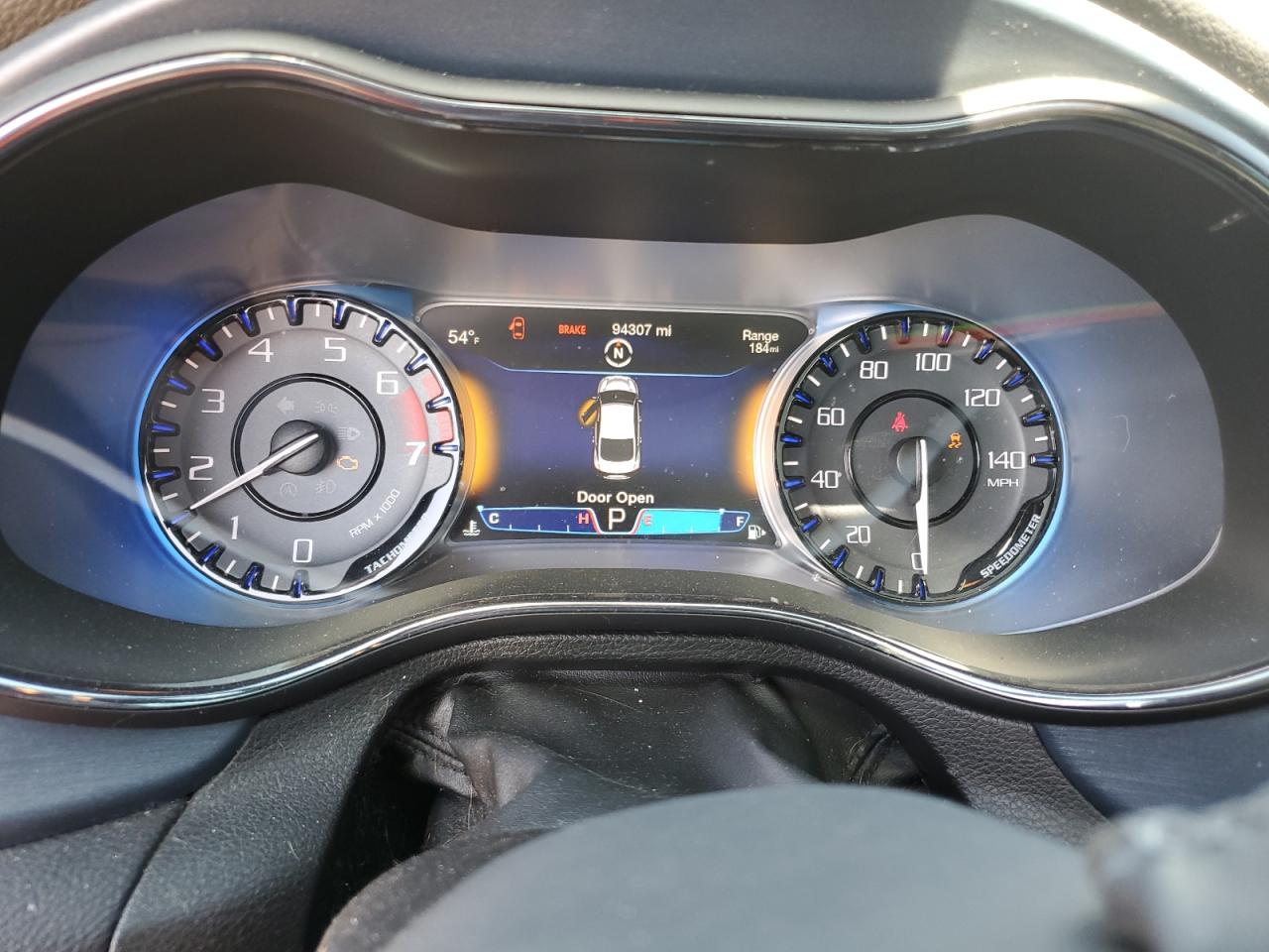 2015 Chrysler 200 - Image 9