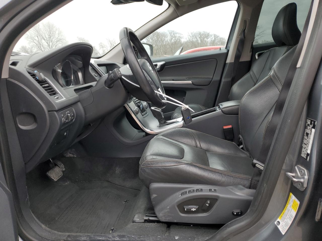 2017 Volvo XC60 - Image 7