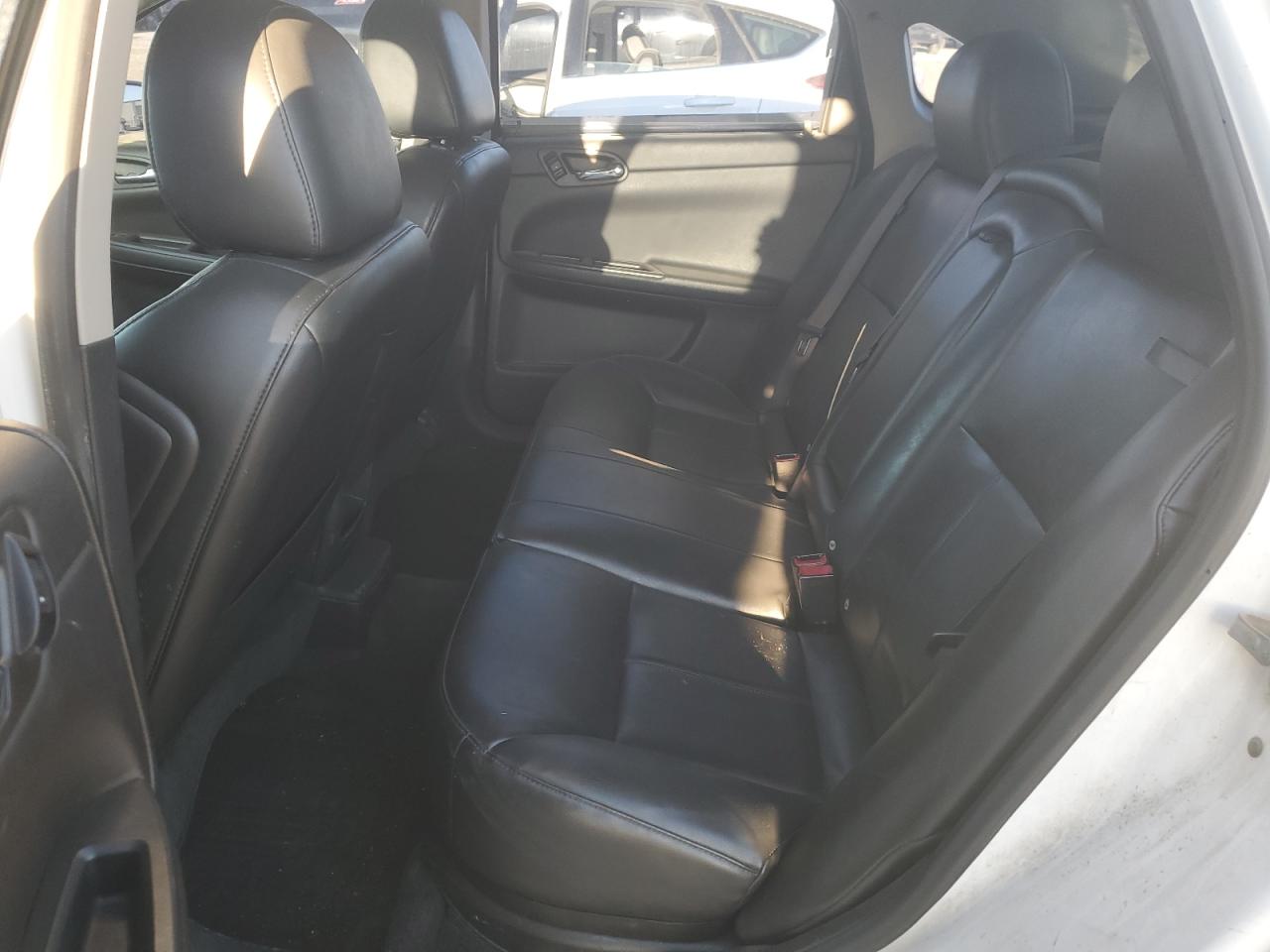 2014 Chevrolet Impala - Image 10