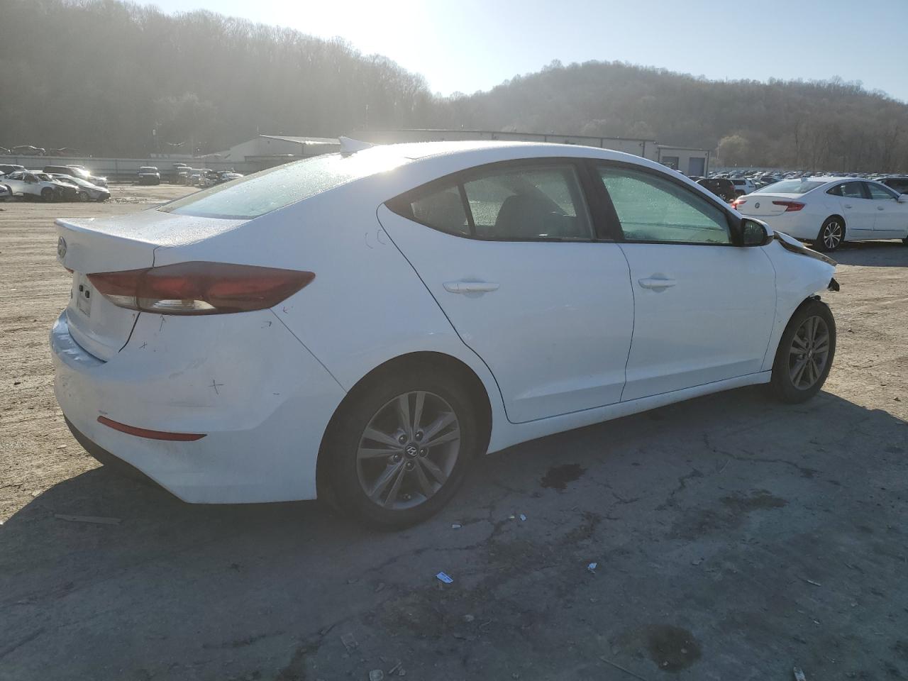 2017 Hyundai Elantra - Image 3