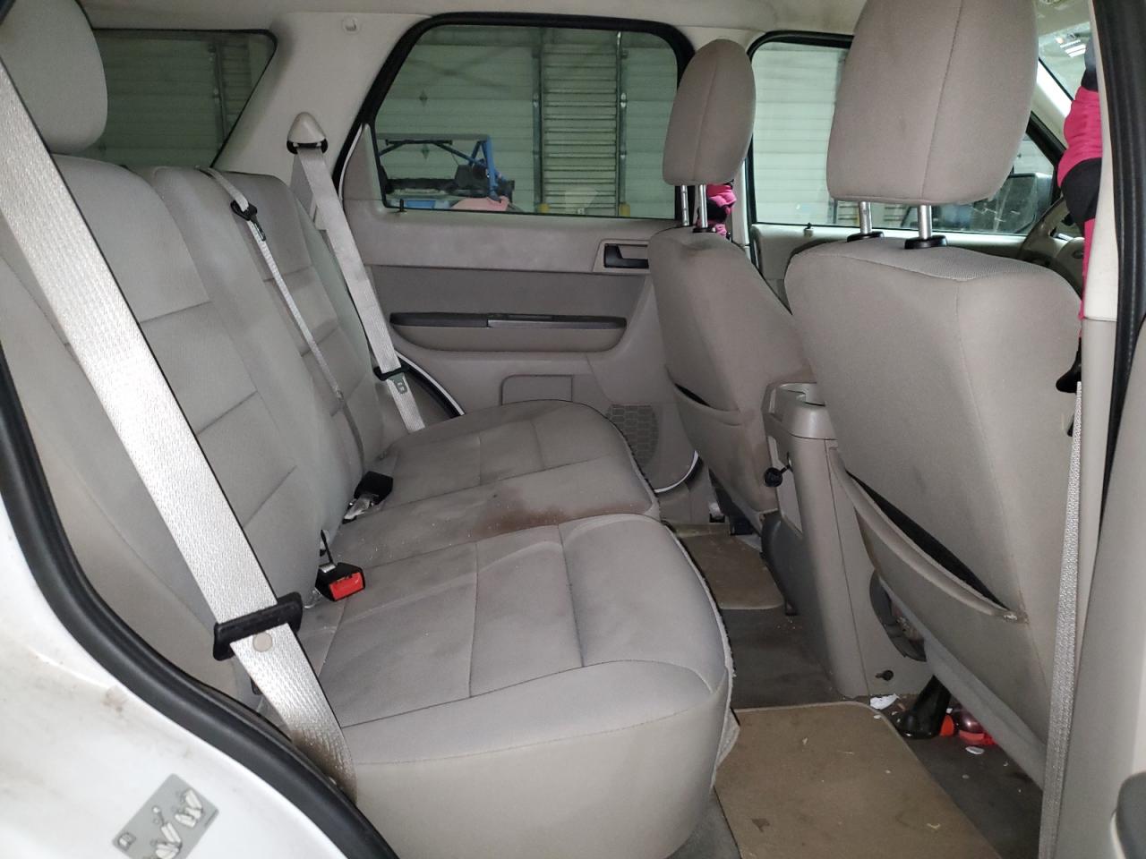 2010 Ford Escape - Image 11