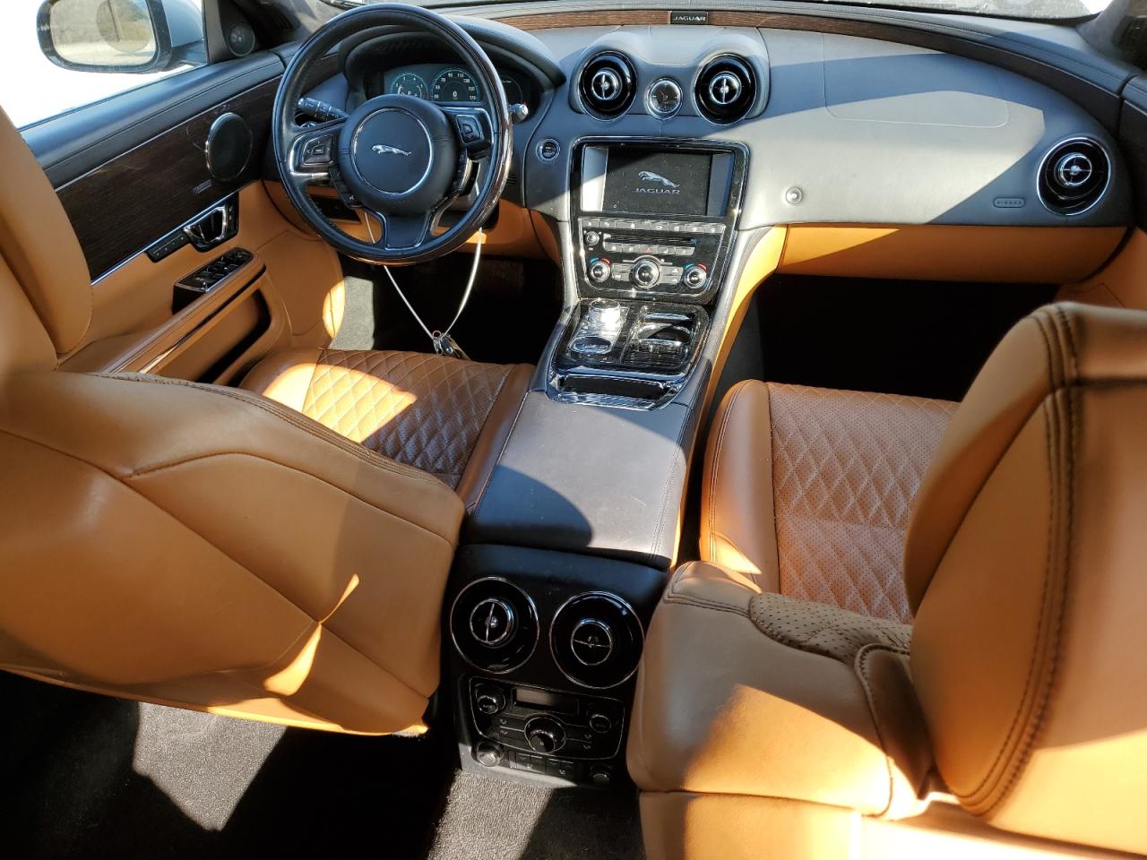 2016 Jaguar XJ - Image 8