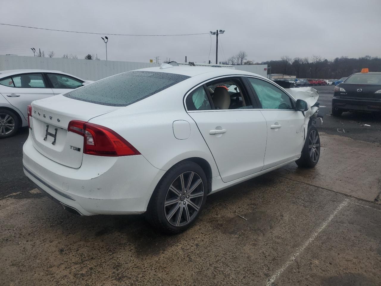 2017 Volvo S60 - Image 3