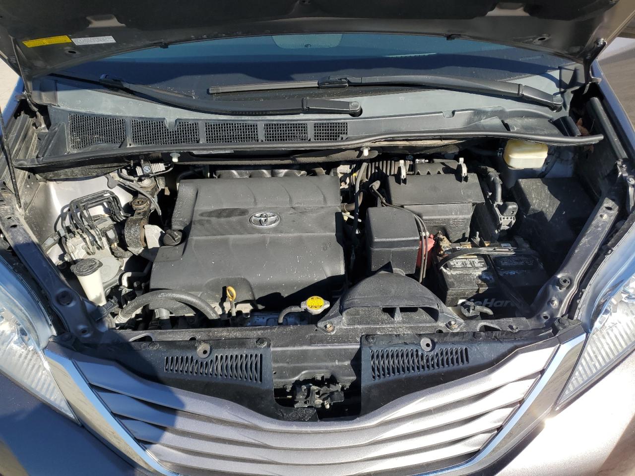 2016 Toyota Sienna - Image 12