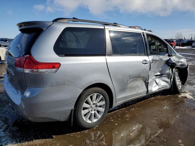 2011 TOYOTA SIENNA XLE