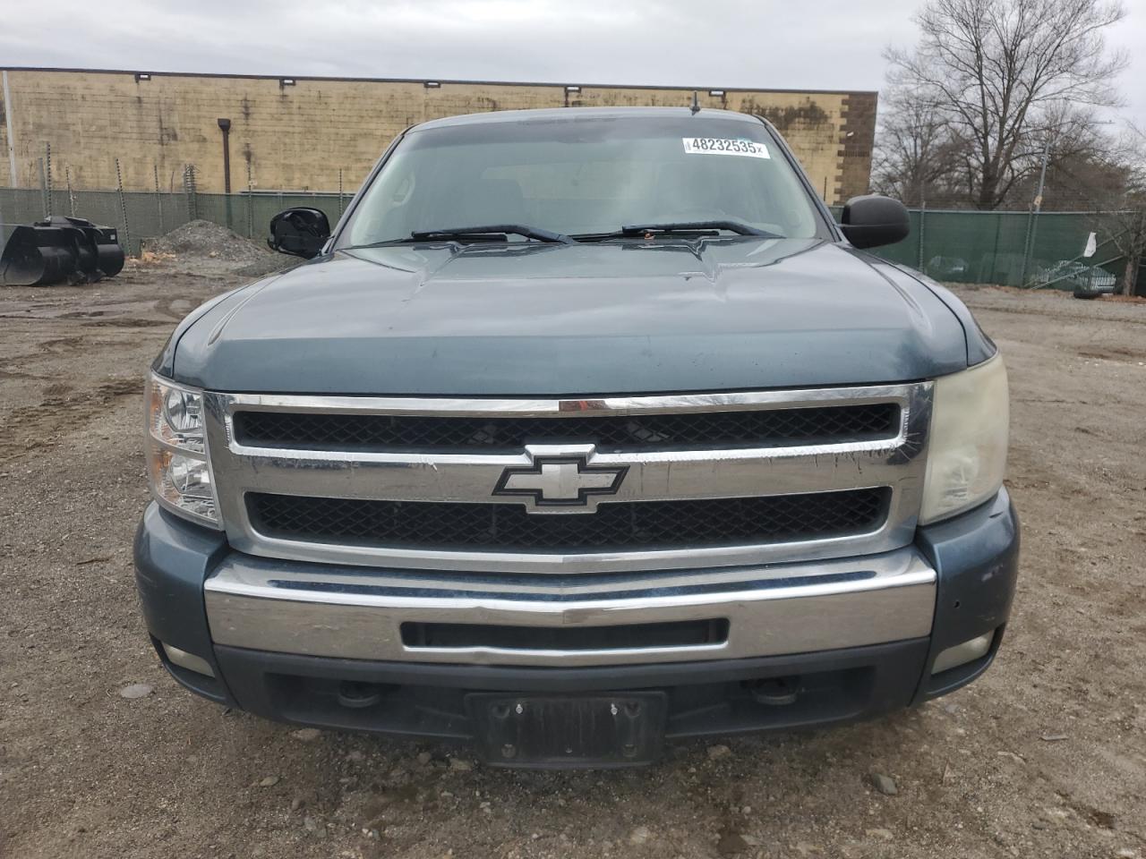 2011 Chevrolet Silverado - Image 5