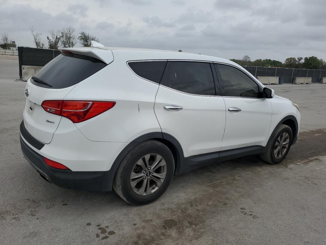 2015 Hyundai Santa Fe - Image 3