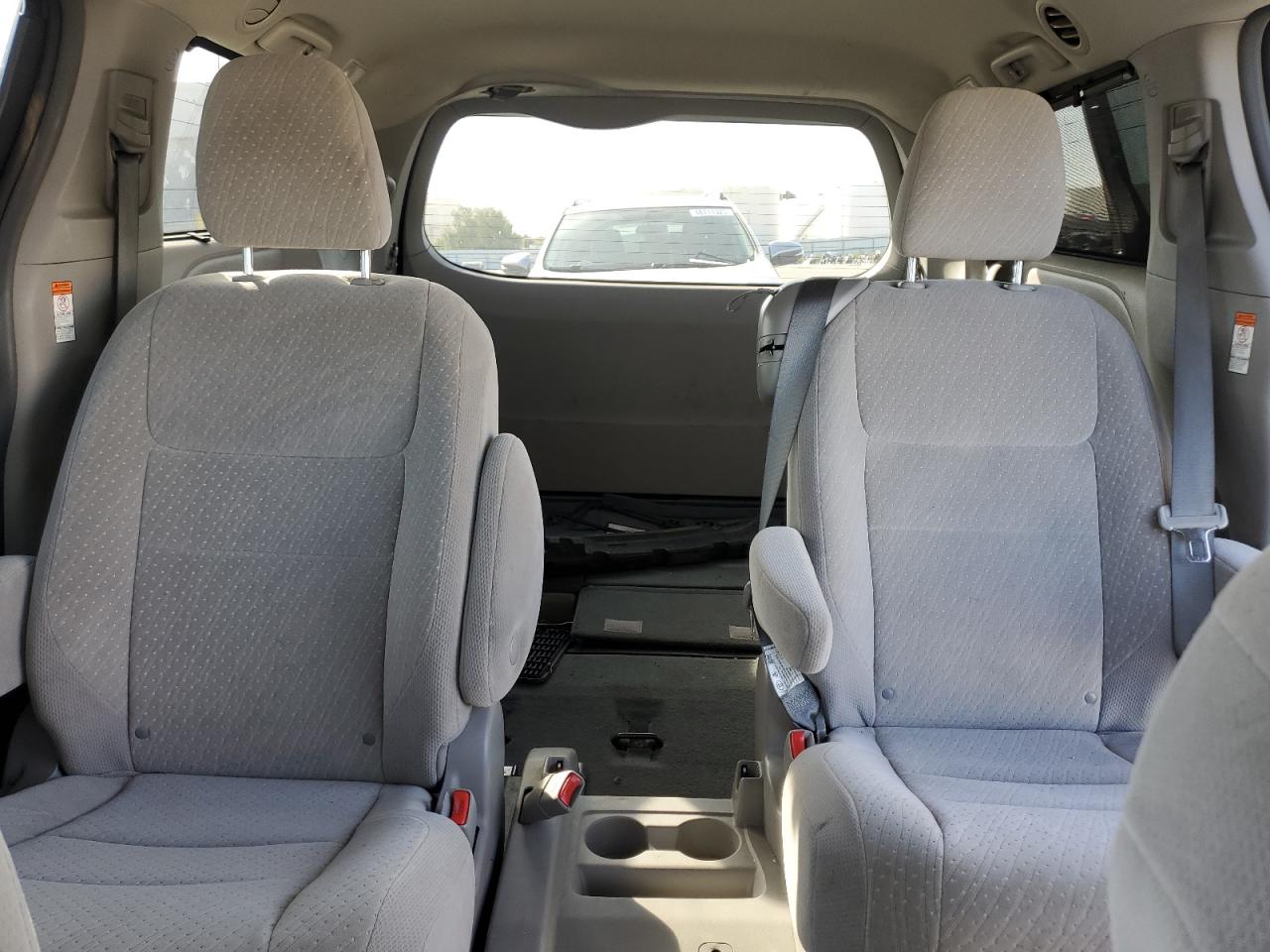 2019 Toyota Sienna - Image 10