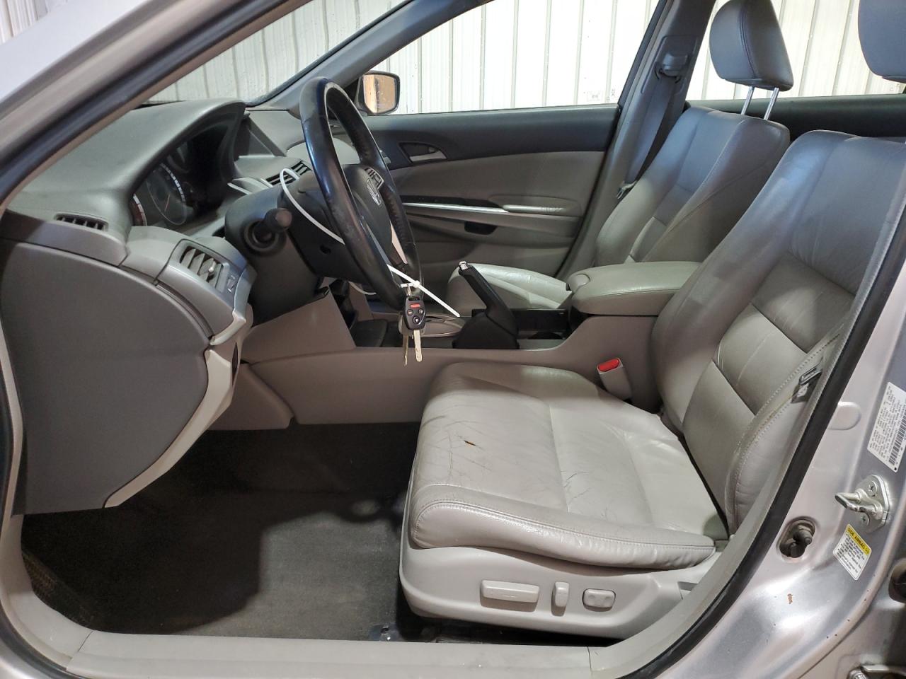 2009 Honda Accord - Image 7