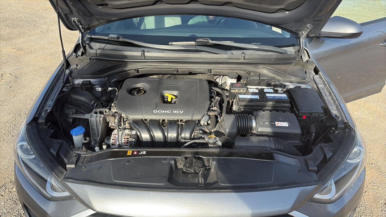 2018 Hyundai Elantra - Image 7