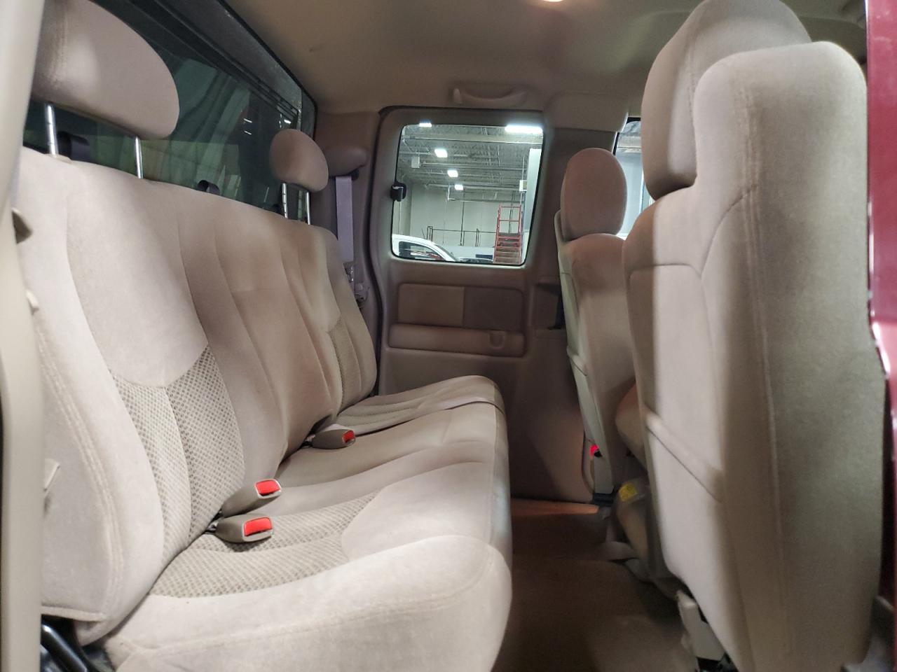 2003 Chevrolet Silverado - Image 10