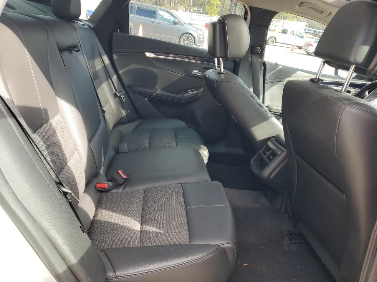 2014 Chevrolet Impala - Image 10