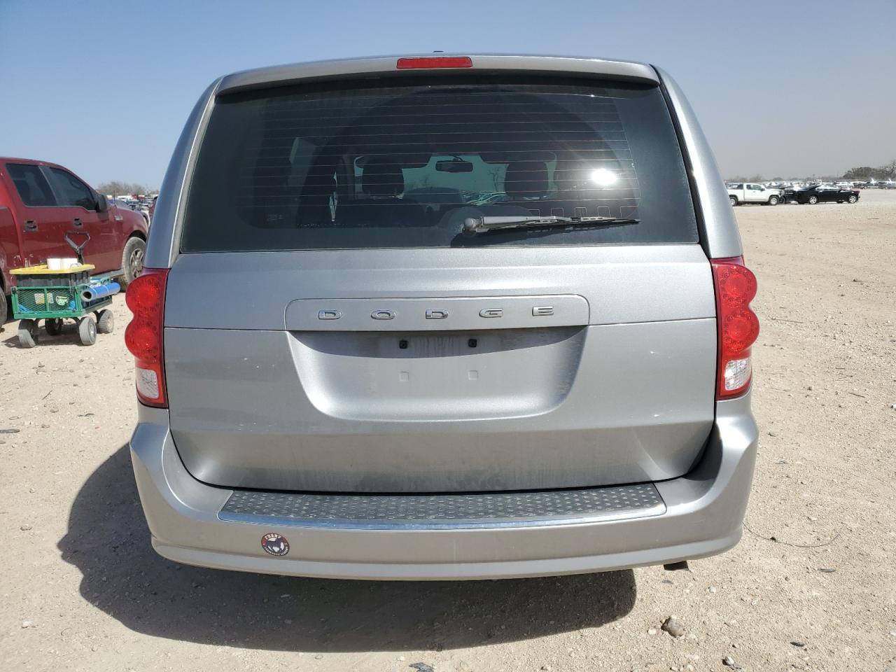 2014 Dodge Caravan - Image 6
