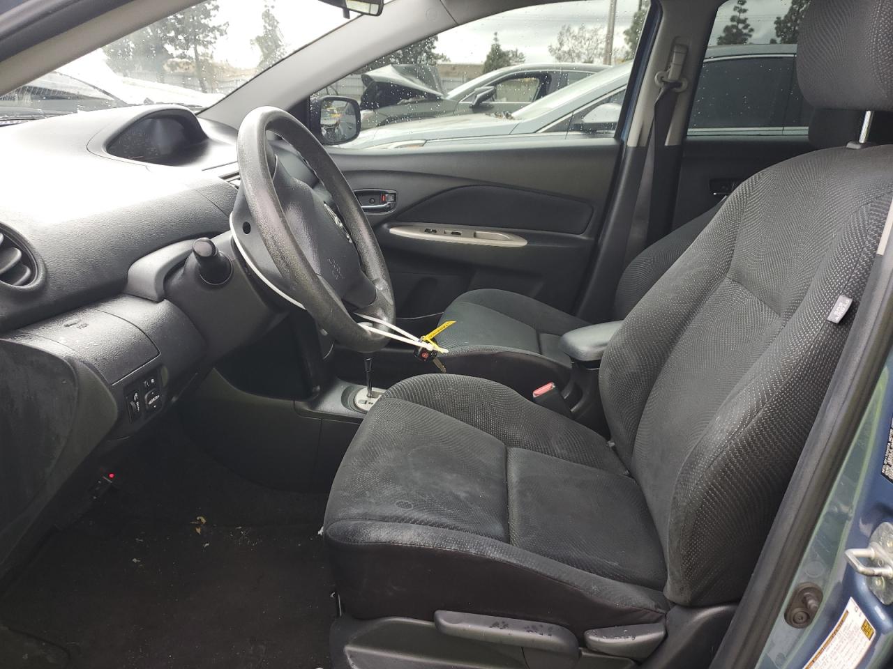 2010 Toyota Yaris - Image 7